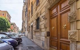 Luxury Art Atelier Apartment